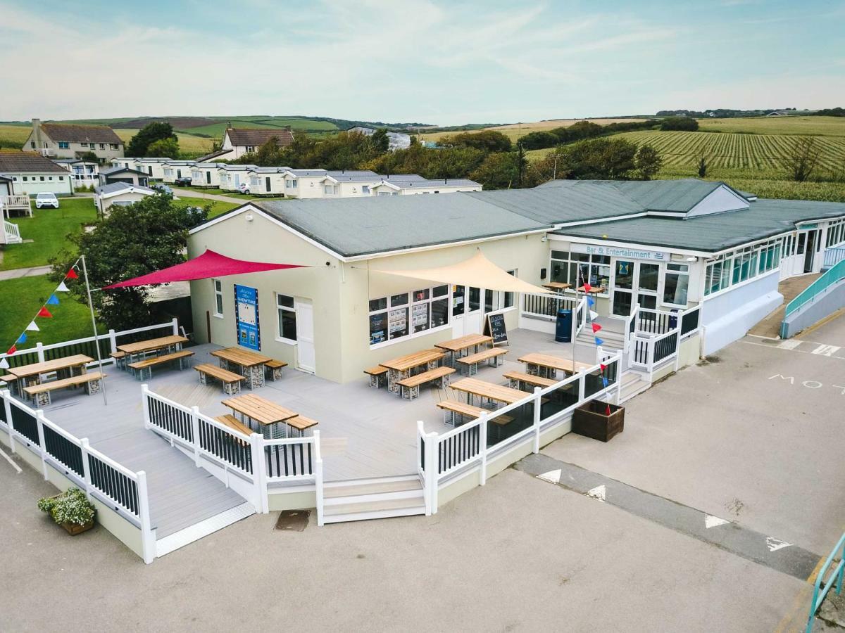 Bude Caravan Caromax - Families And Couples Only Bagian luar foto