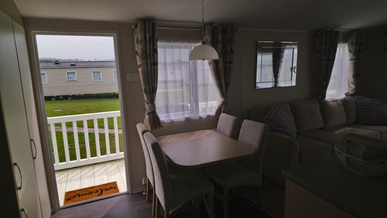 Bude Caravan Caromax - Families And Couples Only Bagian luar foto
