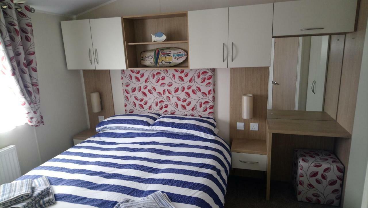 Bude Caravan Caromax - Families And Couples Only Bagian luar foto